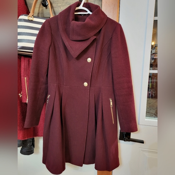 GUESS fall/ winter coat - Picture 9 of 9